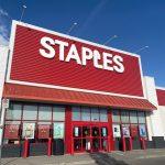 After bankruptcy, Hooters closes more restaurants